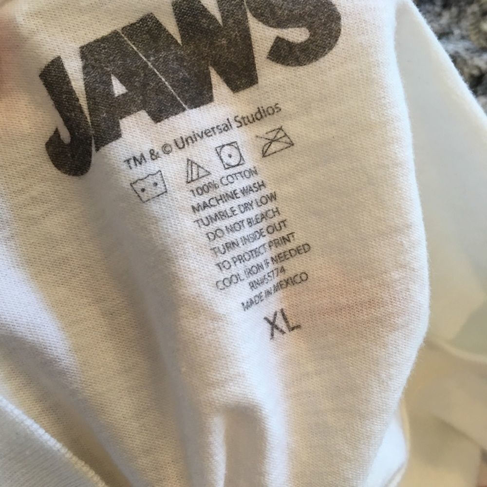 🎃 - JAWS SHIRT Adorable Under Red Jacket/Cardi! - Picture 4 of 6